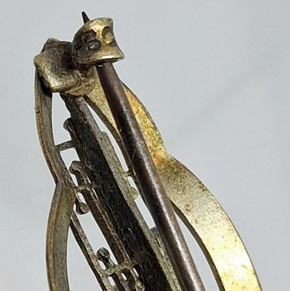 * Vintage Antique PSCO Art Deco Gold Tone Pin Brooch